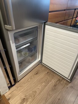 Chladnička s mrazničkou BOSCH kgv39ul30 - 9