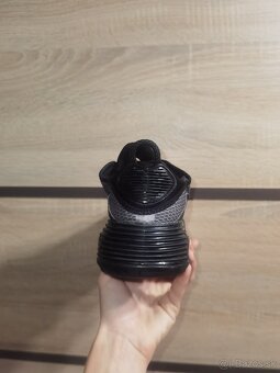 Nike Air Max 2090 - 9