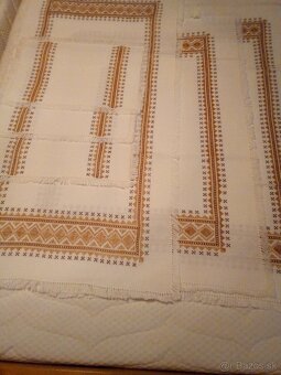 Ručne vyšívané obrusy 2 - 9