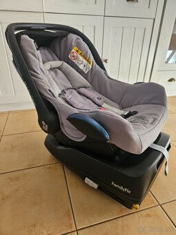 Autosedačka Maxi Cosi Cabriofix + Isofix základňa - 9