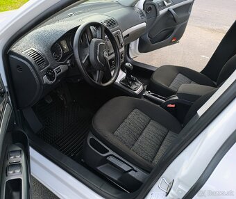 ŠKODA OCTAVIA COMBI 2.0 TDi 103KW CR 2013 - 9