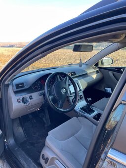 Volkswagen Passat 2.0FSI - 9