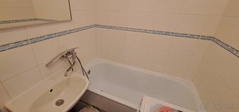 Dvojizbová tehla v centre mesta s lodžiou - 9