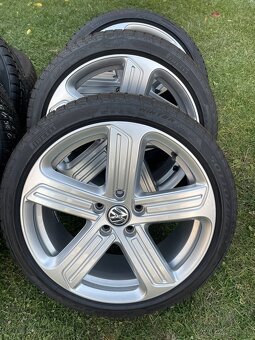 Zenith skoda Octavia RS 5x112 TRINIRTY CADIZ 7,5x18 ET 51 22 - 9