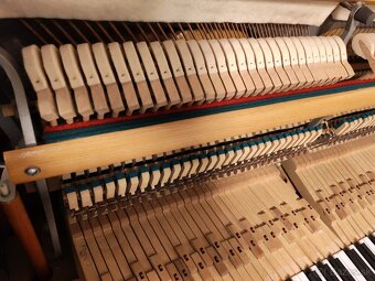 Nepremeškajte piano dovoz celá SR - 9