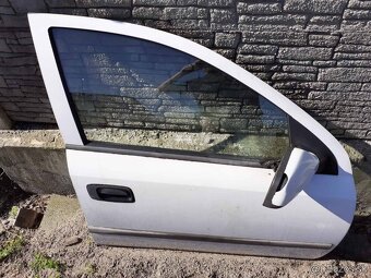 Predam predne spolujazdcove dvere na opel astra G - 9