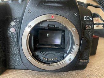 Canon EOS 5D Mark II + blesk Canon Speedlite 550EX - 9