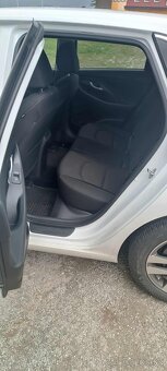 Hyundai i30 Family 1.4 Benzín - 9