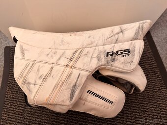 LAPAČKA A VYRÁŽEČKA WARRIOR RITUAL R/G5 - 9