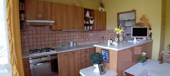 Predaj 5 izbový rodinný dom s dvoma garážami v Závodí - 9