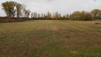 Komjatice – pozemok 5.478 m² na výstavbu (6 stavebných pozem - 9