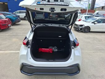 Toyota C-HR 1.8 Hybrid 140k e-CVT FWD EXECUTIVE - 9