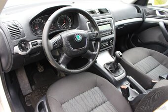 Škoda Octavia Combi 2.0 TDI CR Elegance, DPH, Vyhr. Sedadlá - 9