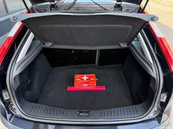 Ford Focus 1.6 74kW (Rezervované) - 9