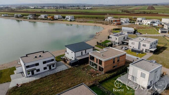Bosen Realicity / 5 izbová rodinná vila pri jazere v Seeresi - 9
