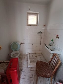 Na predaj rodinný dom + podnikateľský objekt v obci Chotín - 9