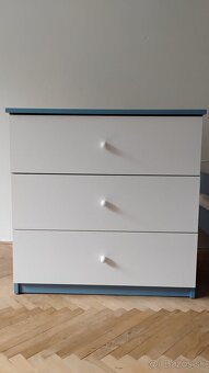 PREDÁM CHLAPČ.POSTEL,KOMODU A NOČNÝ STOLÍK OURBABY - SET - 9