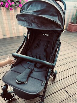 Športový kočík Hamilton R1 s nánožníkom - 9