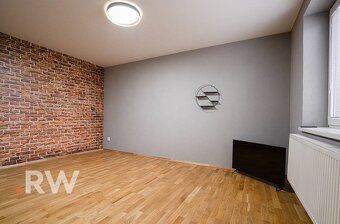 Komfortné bývanie v D. Lužnej – zrekonštruovaný RD s veľkým - 9