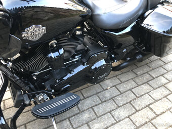 Harley-Davidson Road Glide 2022 - 9