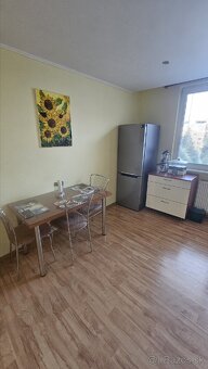 Predám priestranný 2izb. byt - 9