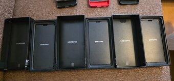 Samsung Galaxy S21 - 3 ks - 9