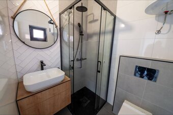 CHORVÁTSKO - Dom so štyrmi apartmánmi 100 m od mora - VRSI,  - 9