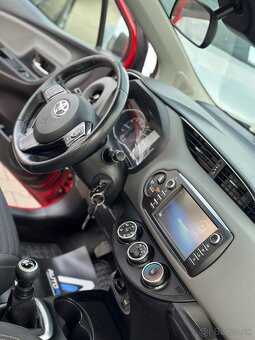 Toyota Yaris, nehavarovane top stav. Znizena cena - 9