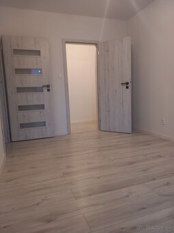 Predaj 3-izbový byt +záhradka ,Topoľčany -Kamanová,posledný - 9