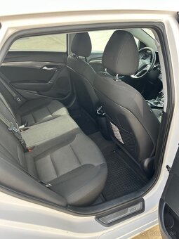 Hyundai i40 1.7CRDi 100kW Bussines Edition, A/T, r.v. 2015 - 9