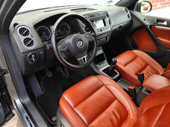 VW Tiguan 2.0 TDI 4x4  R-Line  Exclusive -- 156 000 km - - 9