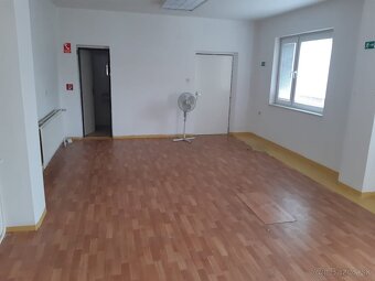 Nehnuteľnosť nielen na podnikanie ale ej na bývanie - 9