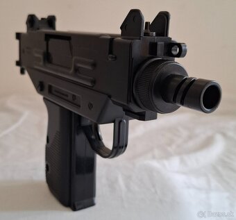 Samopal  IWI UZI, pružinová pištoľ, naťaho. páka odlomená - 9