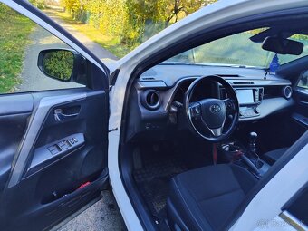 Toyota RAV4 2.0 diesel, 105kw, ročník 2017 - 9