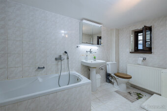 Na predaj 2-generačný rodinný dom v obci Zámutov - 9