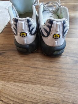 NIKE AIR MAX PLUS TN - 9