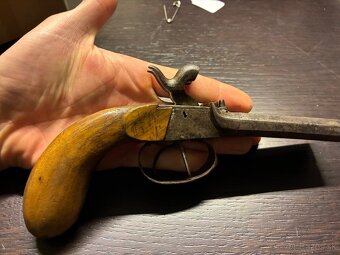 Dvojhlavňová perkusná pištoľ - 9