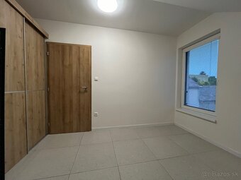 Prenájom 2 izbový byt v centre Topoľčianok - 9
