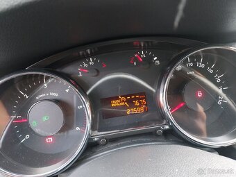 Peugeot 5008 - 9