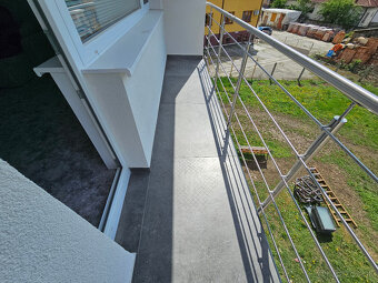 Priestranný, zrekonštruovaný 3 izbový byt 95 m2 plus 3 x log - 9