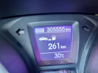 Hyundai i30 1.6 CRDi 4 500€ - 9