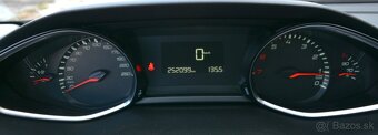 Peugeot 308 SW 1.2 Benzín - 9