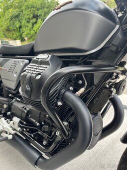 Moto Guzzi V9 Bobber Special Edition - 9