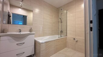 Veľký 3izbový byt v úplnom centre mesta - 9