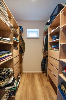 Moderný inteligentný bungalov s fotovoltaikou. - 9