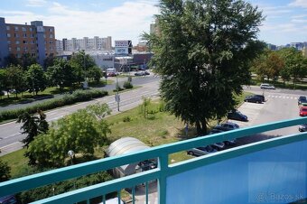 Prenájom priestranný 2i byt+loggia Bebravská ul. BA- Vrakuňa - 9