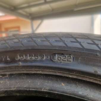 Zimné pneumatiky...KUMHO 275/40R19 + NOKIAN 245/45R19 105V.. - 9