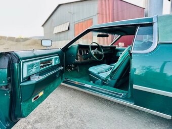 Lincoln Mark IV 1976 7.5 liter V8 - 9
