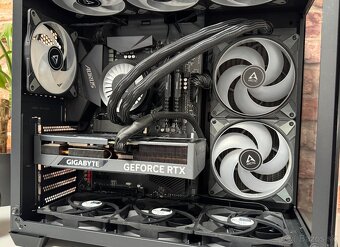 Ryzen 7 5800X3D\32GB\RTX 4070\SSD\850W Zdroj - 9