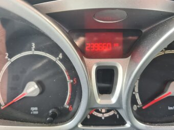 Predám Ford Fiesta 1,4tdci rok 2010 - 9